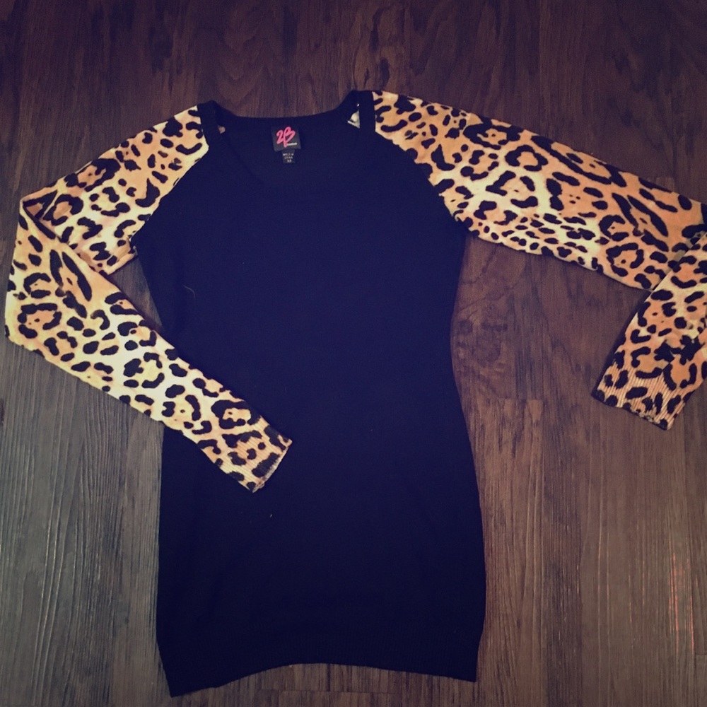 Cheetah print sleeve sweater